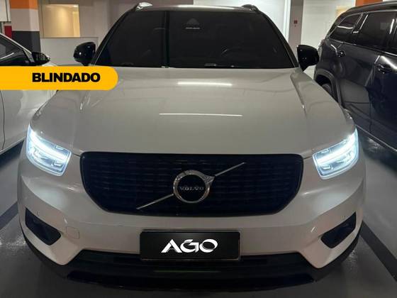 VOLVO XC40 2.0 T5 GASOLINA R-DESIGN AWD GEARTRONIC VOLVO XC40 2.0 T5 GASOLINA R-DESIGN AWD GEARTRONIC